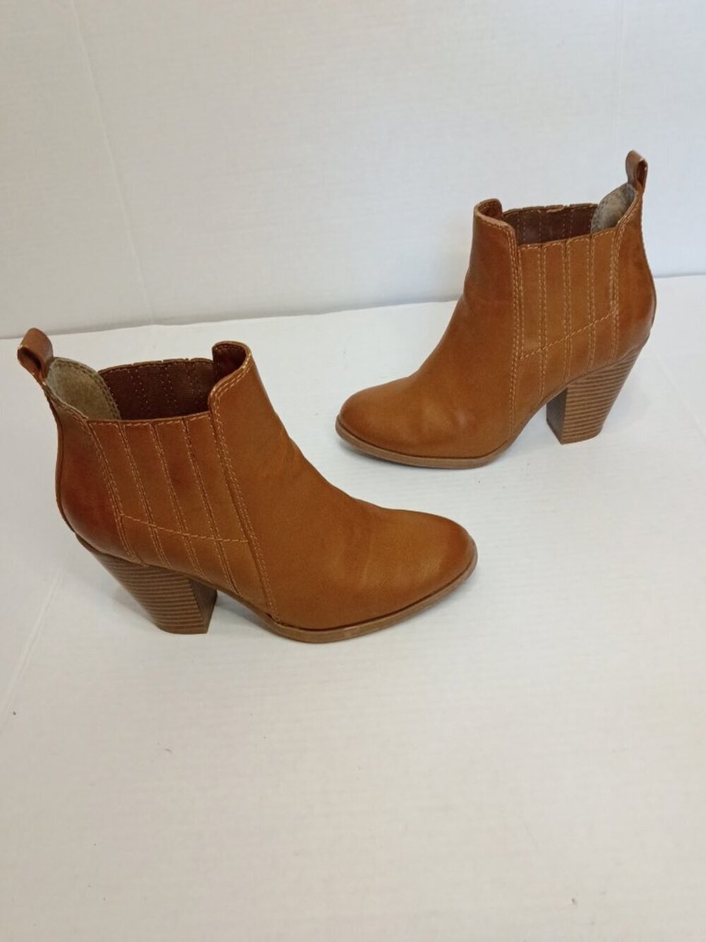 Francesca’s Venison Tan Brown Ankle Boots Booties Women's Size 8M
